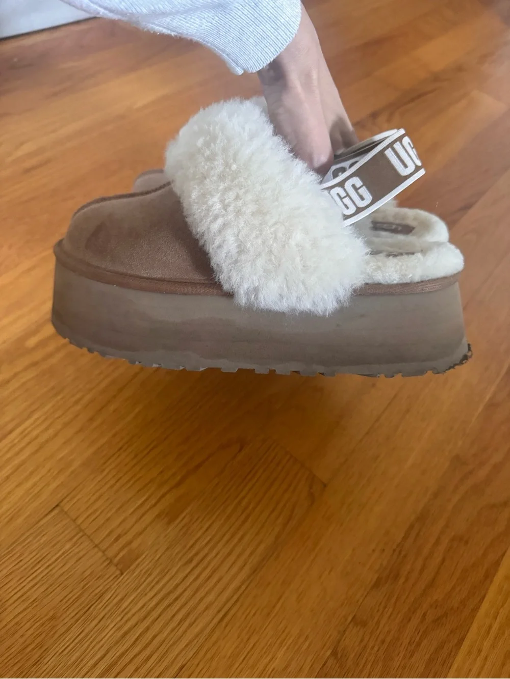 UGG Funkette Platform Mules